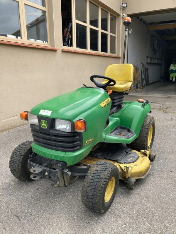 Tracteur tondeuse John Deere X740